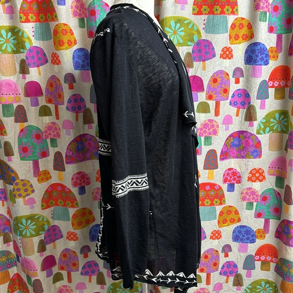 Haute Project Embroidered Open Front Cardigan. Large - Picture 4 of 13